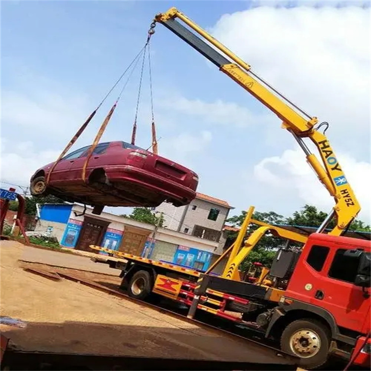 武邑县吊车吊汽车的正确方法